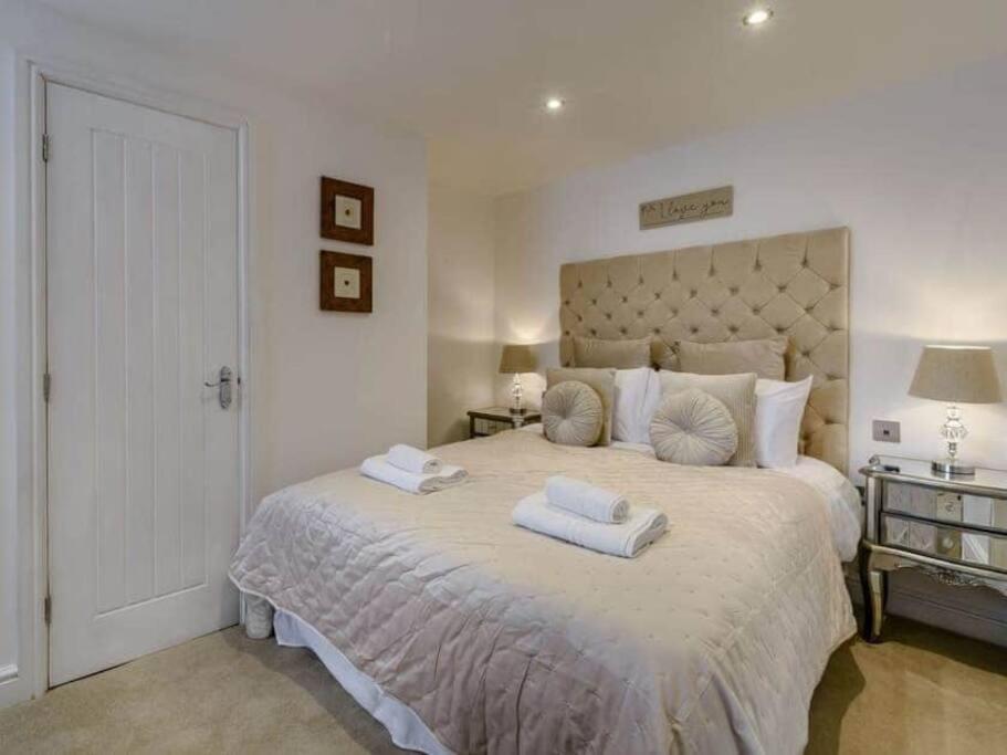 The Hideaway Luxury 5* 2 Bed Garden Apartment Scarborough Eksteriør billede