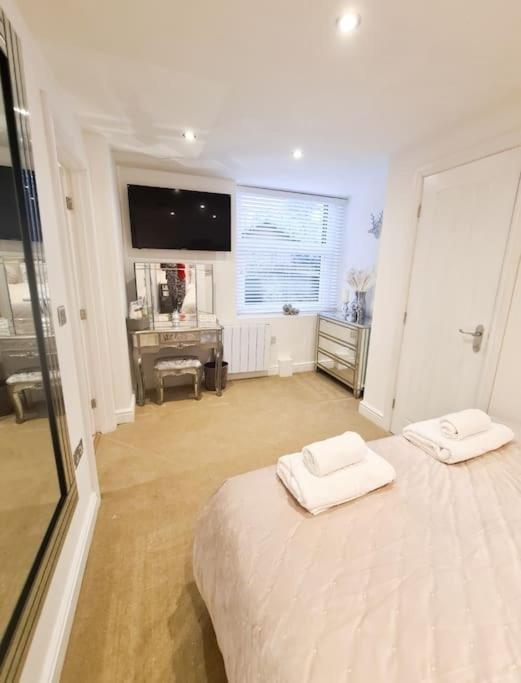 The Hideaway Luxury 5* 2 Bed Garden Apartment Scarborough Eksteriør billede